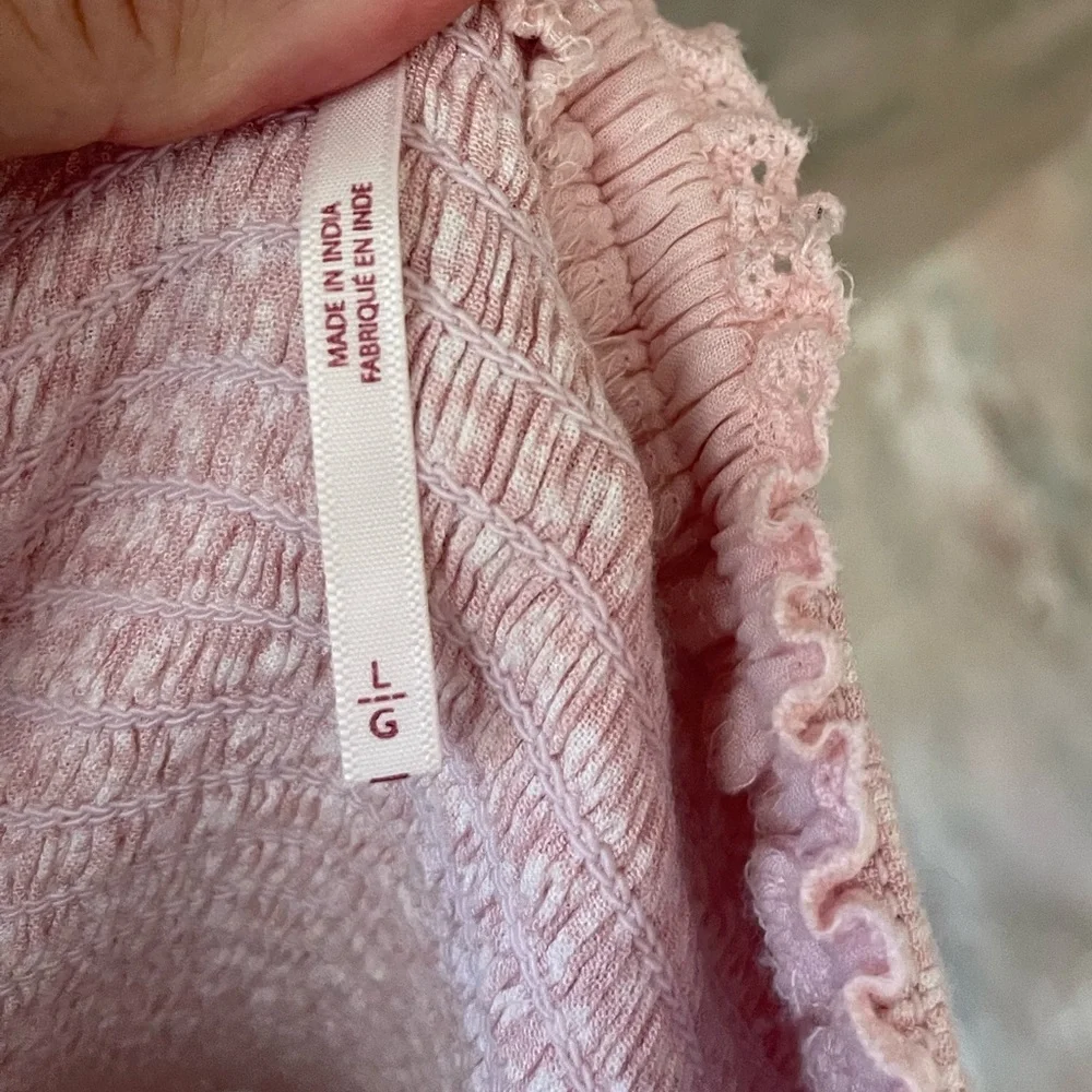 FREE PEOPLE BRITNEE SMOCKED FLORAL TOP LARGE PINK